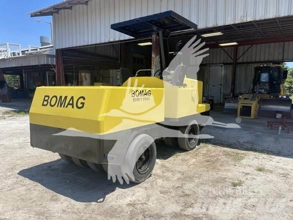 Bomag BW11RH مداحل ذات إطارات هوائية