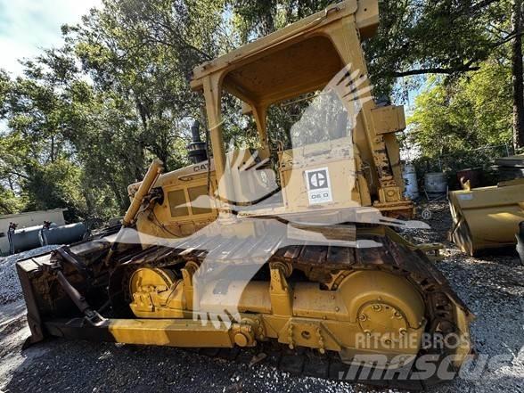 CAT D6D بلدوزرات مجنزرة