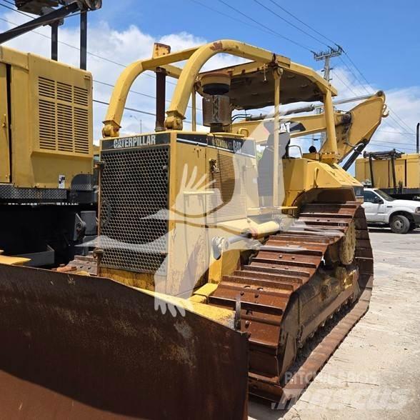 CAT D6M بلدوزرات مجنزرة