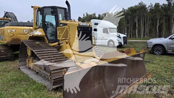 CAT D6N LGP بلدوزرات مجنزرة