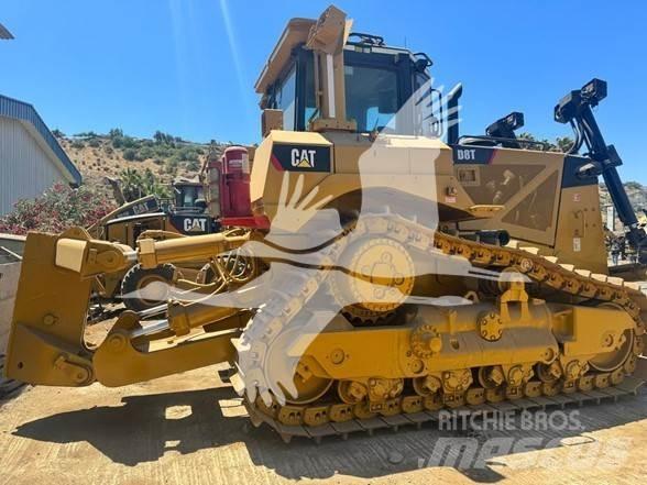 CAT D8T بلدوزرات مجنزرة