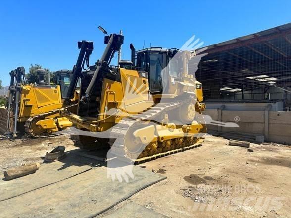 CAT D8T بلدوزرات مجنزرة