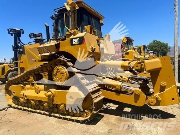 CAT D8T بلدوزرات مجنزرة