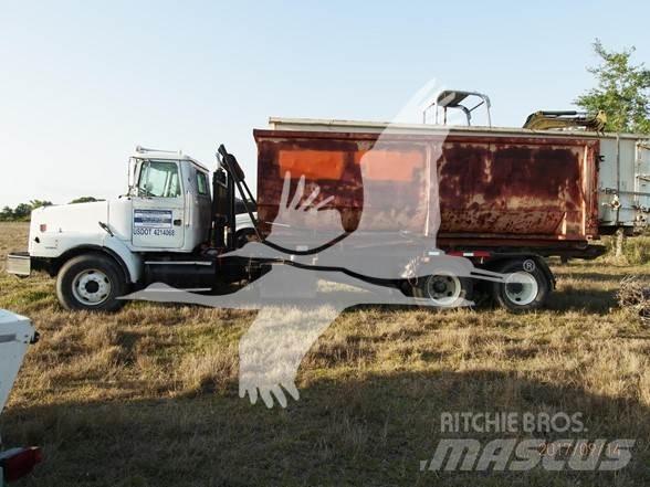 Volvo WG64 صهاريج مياه