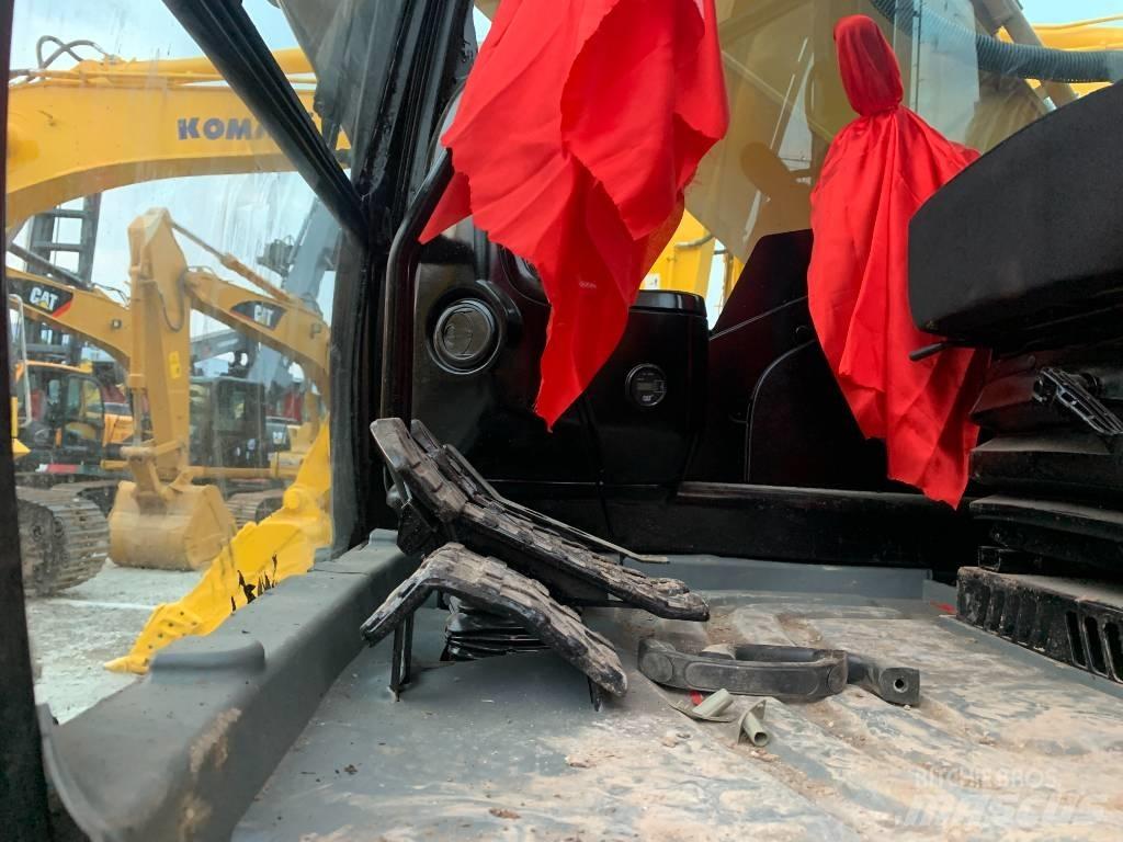 CAT 325 D حفارات زحافة