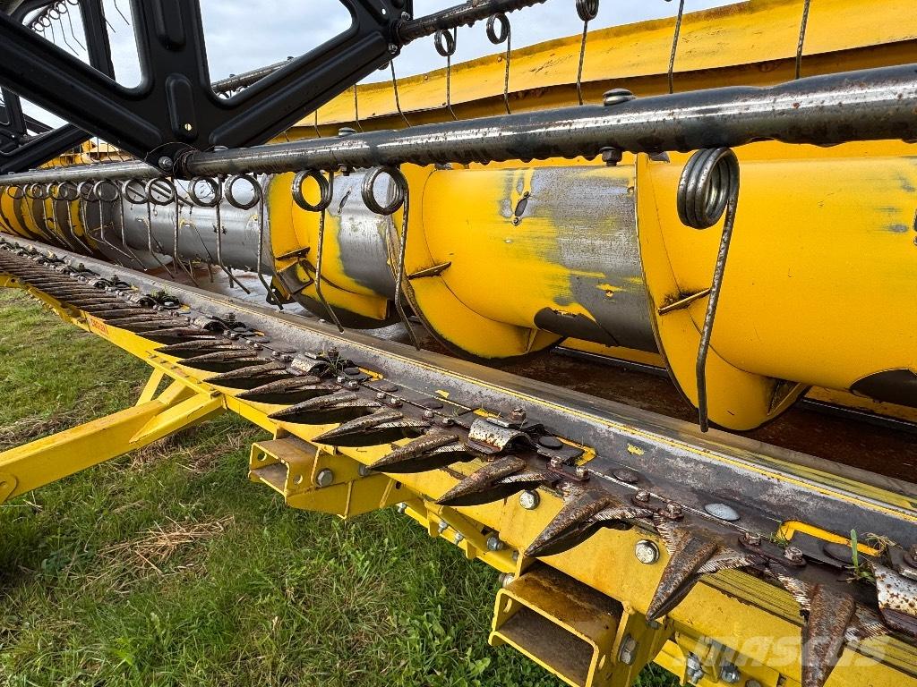 New Holland CX 8070 حصادات