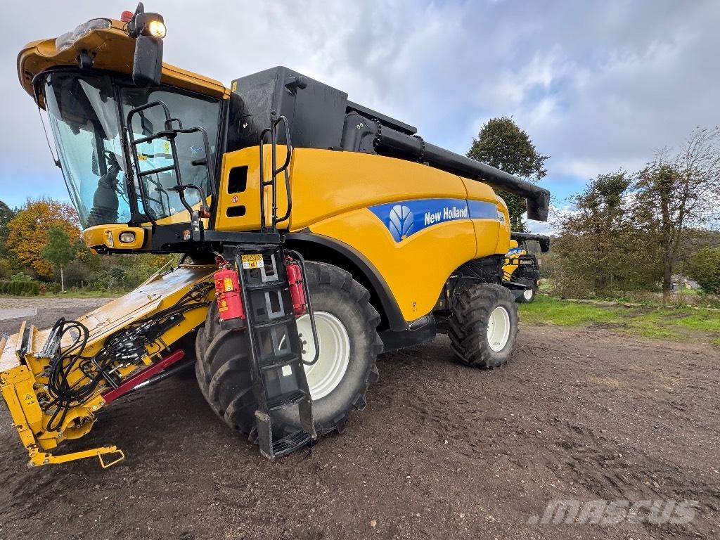 New Holland CX 8070 حصادات