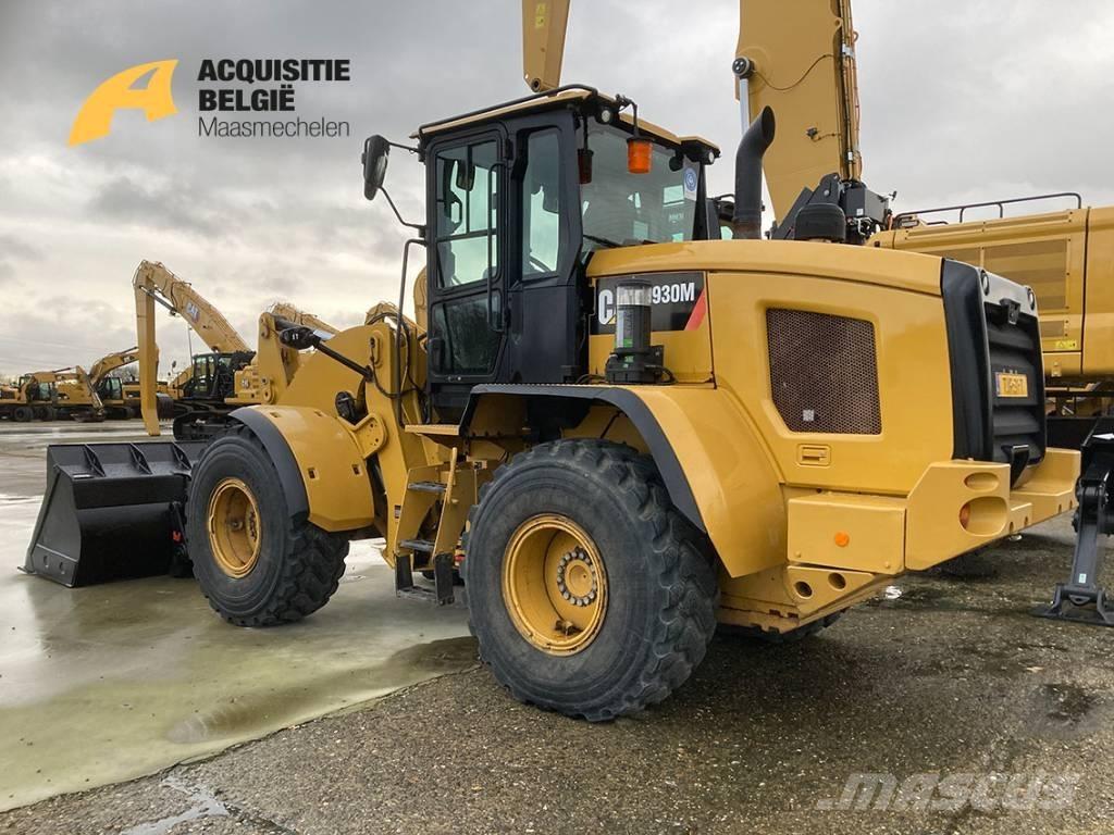 CAT 930M لوادر بعجل