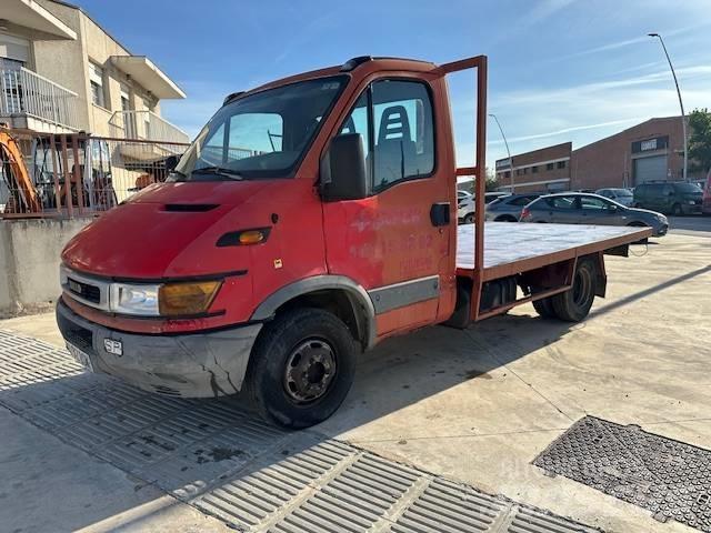Iveco 35C 13 شاحنات خفيفة/مفصلية الجوانب
