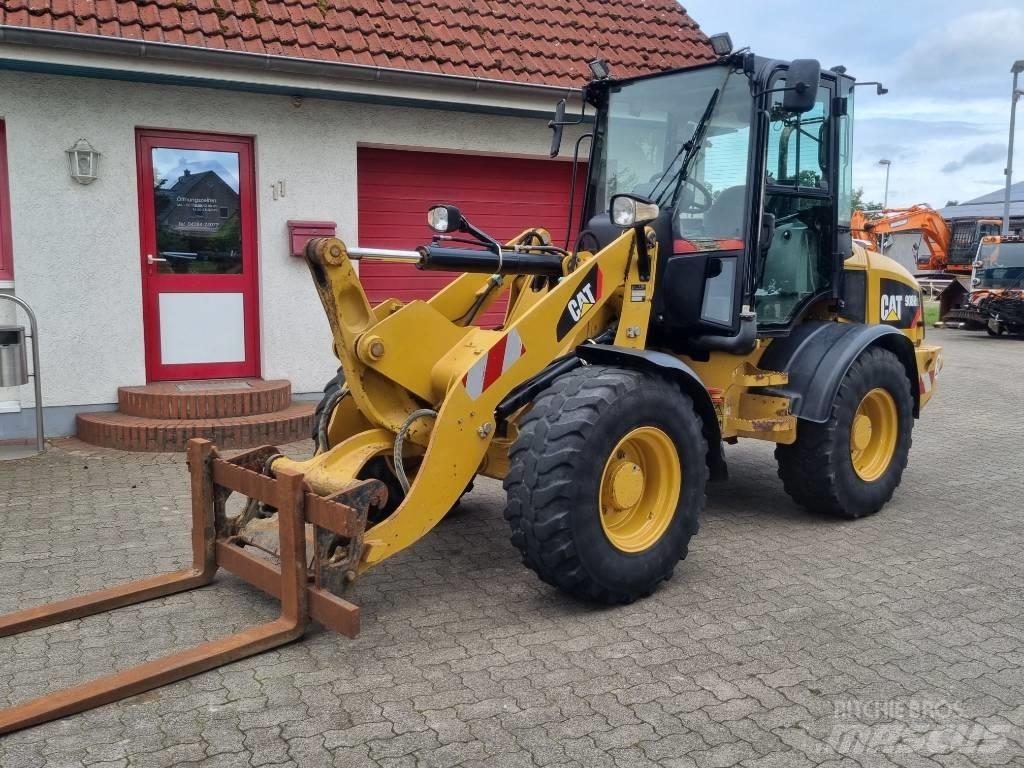 CAT 908 H 2 لوادر بعجل