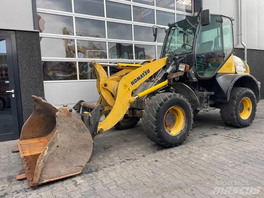 Komatsu WA100 لوادر بعجل