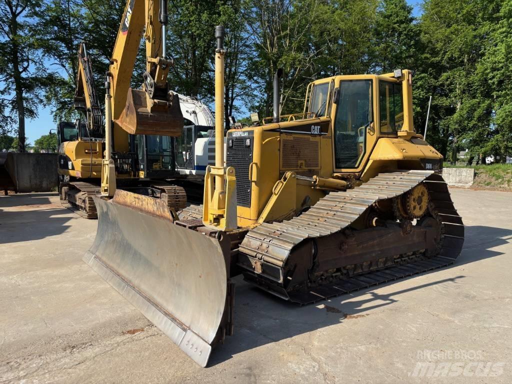 CAT D 6 N LGP بلدوزرات مجنزرة
