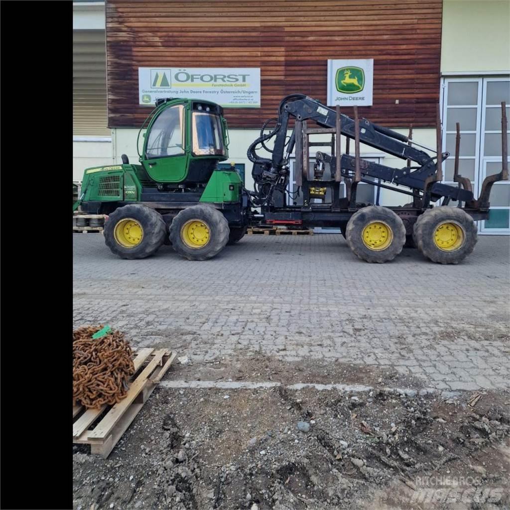 John Deere 1010 E شاحنات