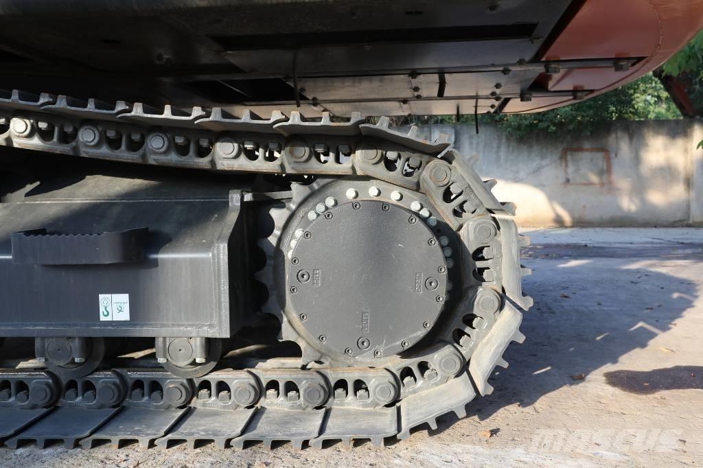 Develon DX 205 حفارات وسط 7 طن - 12 طن