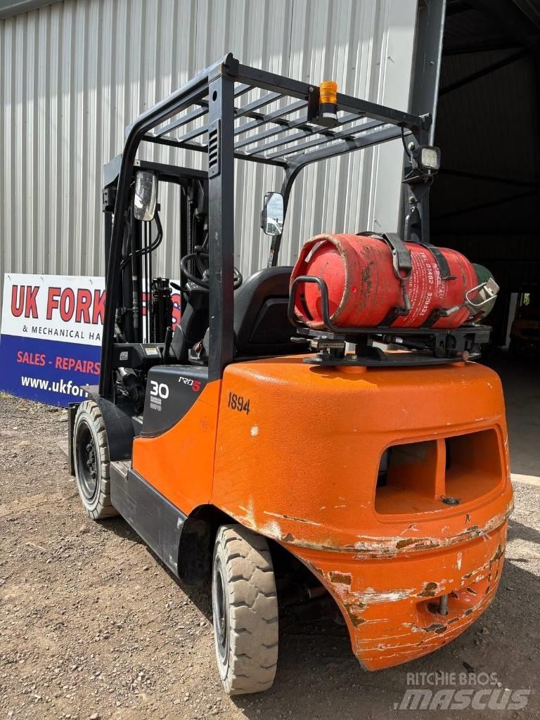 Doosan G 30 E-5 شاحنات LPG