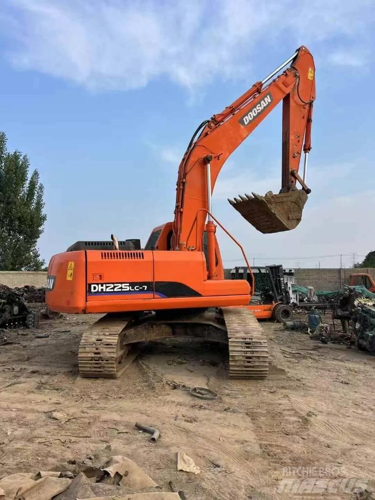 Doosan DH 225 LC-7 حفارات زحافة