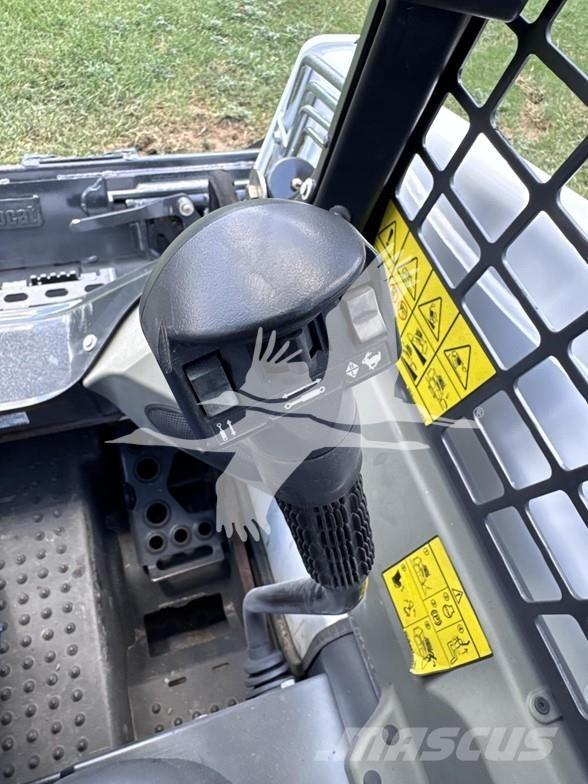 Bobcat T450 لوادر انزلاقية التوجيه