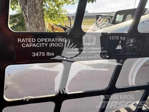 Bobcat T770 لوادر انزلاقية التوجيه