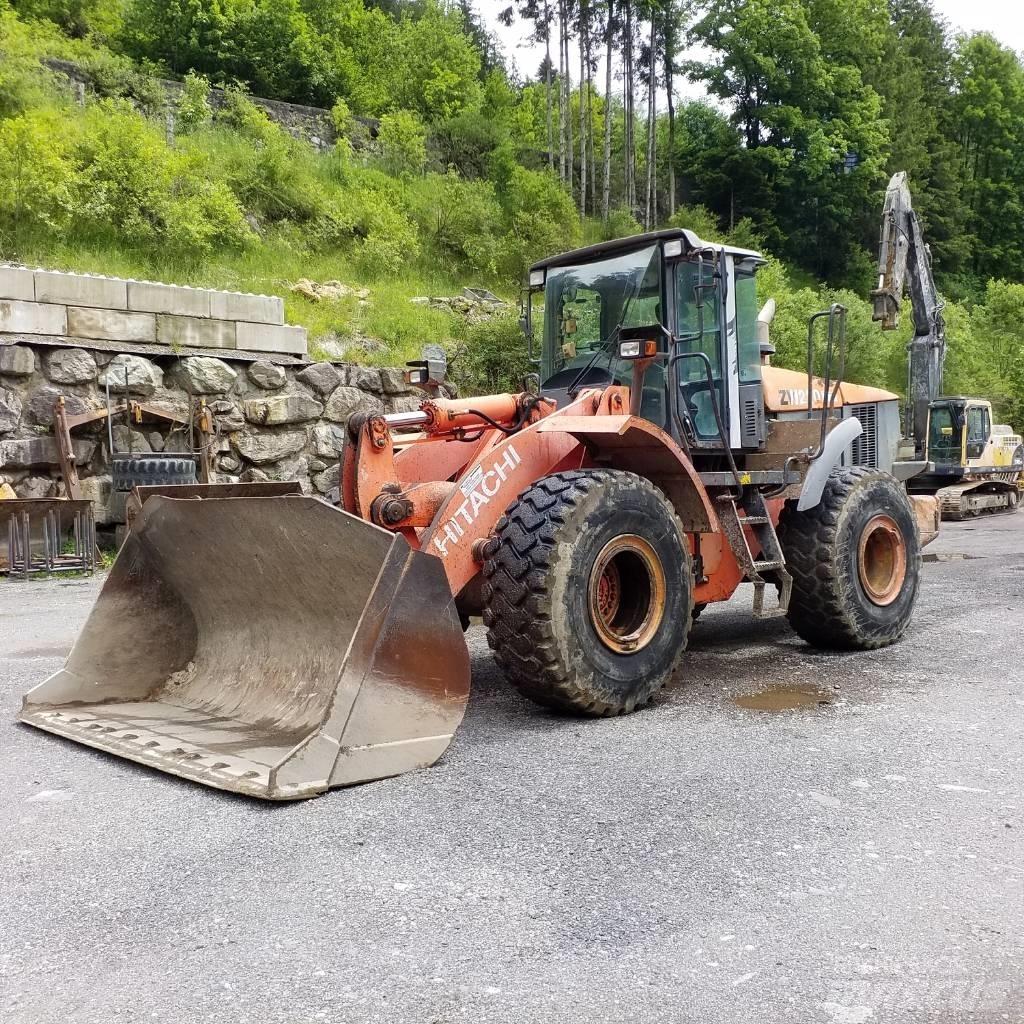 Hitachi ZW 220 لوادر بعجل