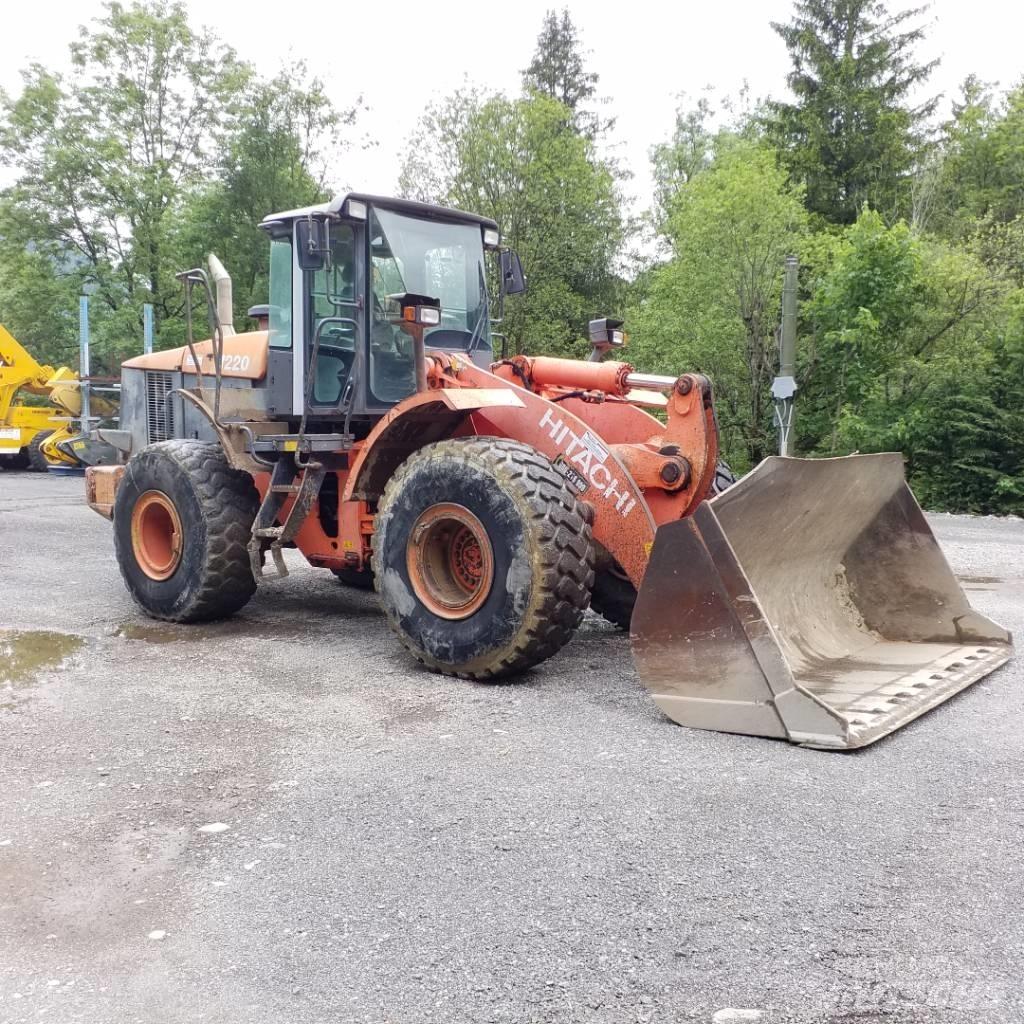 Hitachi ZW 220 لوادر بعجل