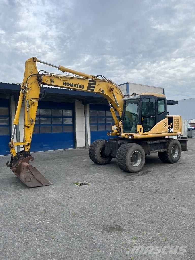 Komatsu PW 130-7K حفارات بعجل