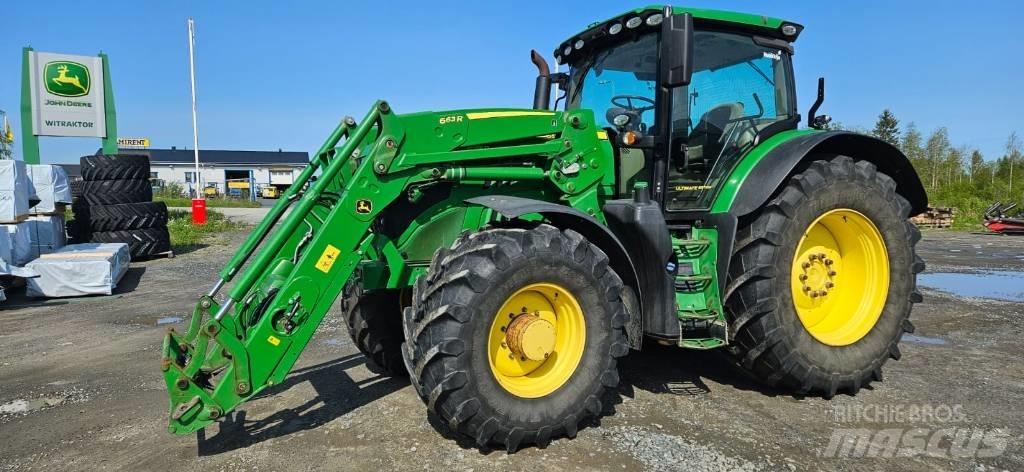 John Deere 6215R الجرارات