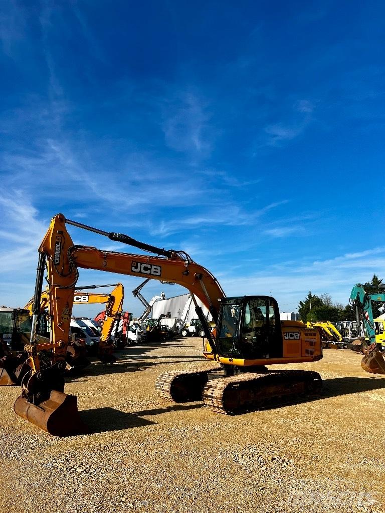 JCB JS 220 N LC حفارات زحافة