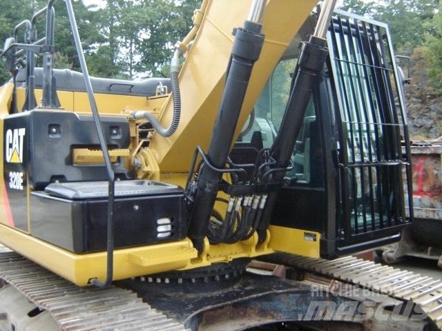 CAT 320 E حفارات زحافة