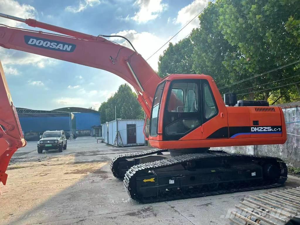 Doosan 225 حفارات زحافة