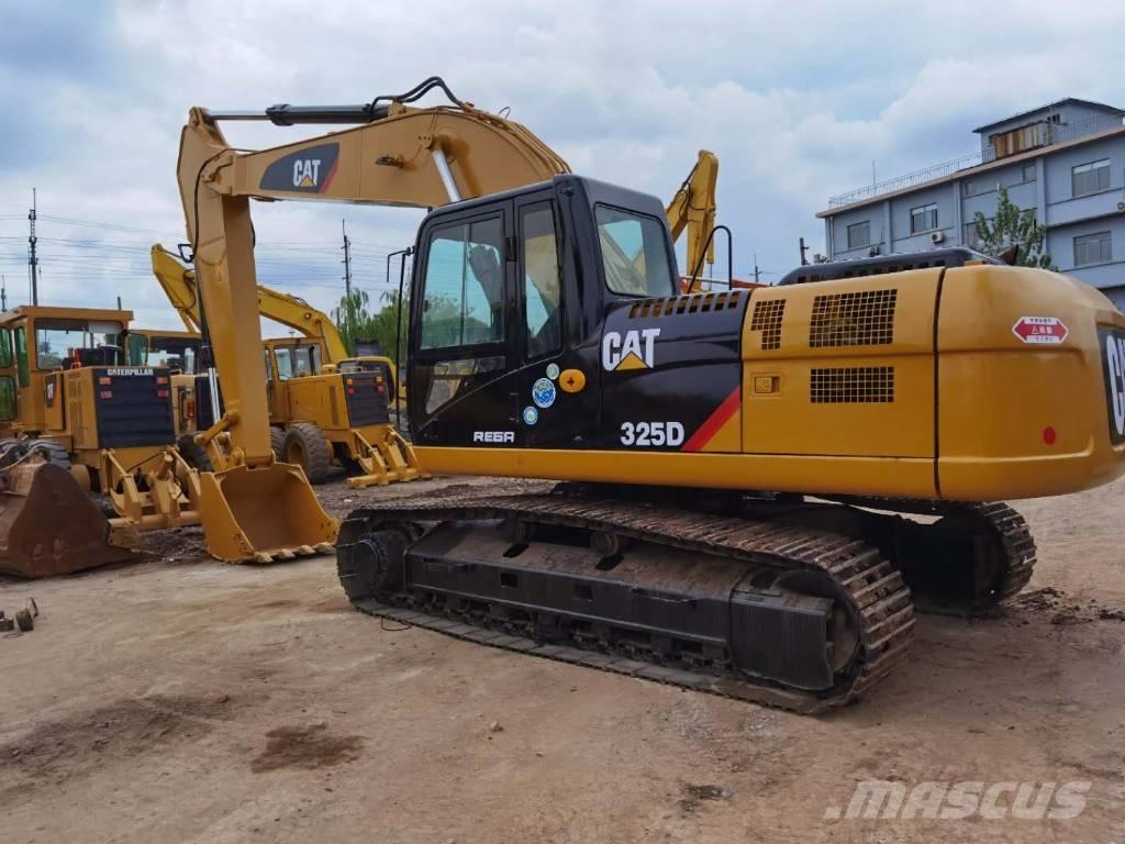 CAT 325 D L حفارات زحافة