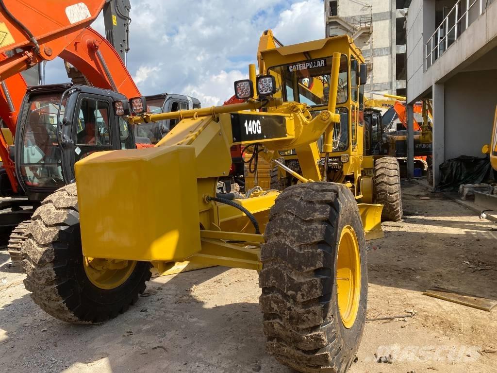 CAT 140 G معدات تمهيد الطرق