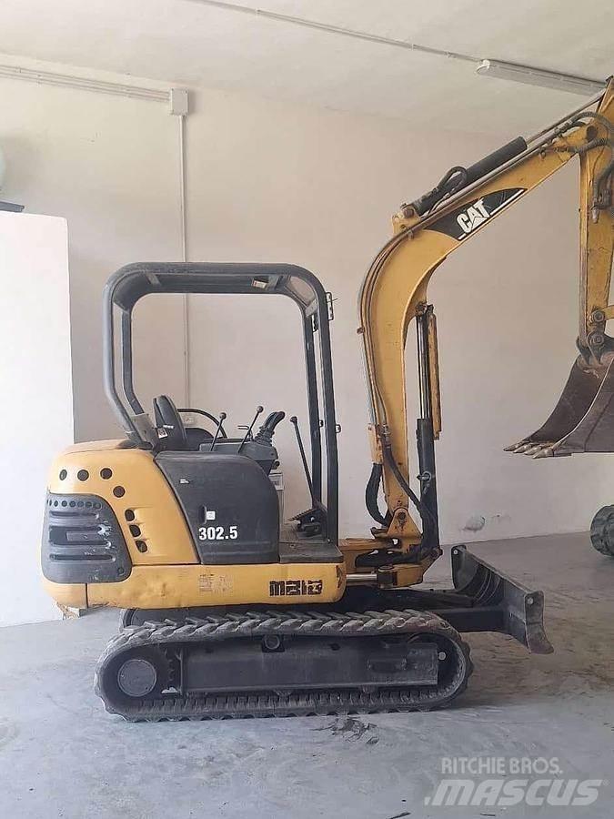 CAT 302.5 حفارات صغيرة أقل من 7 طن (حفارات صغيرة)