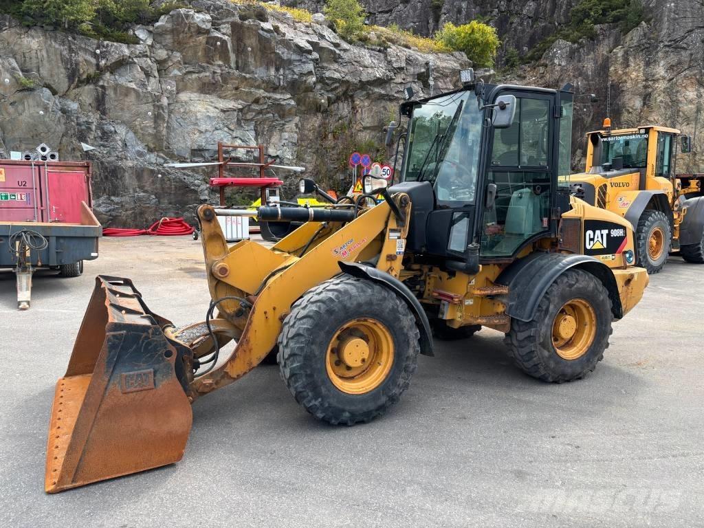 CAT 908 H 2 لوادر بعجل