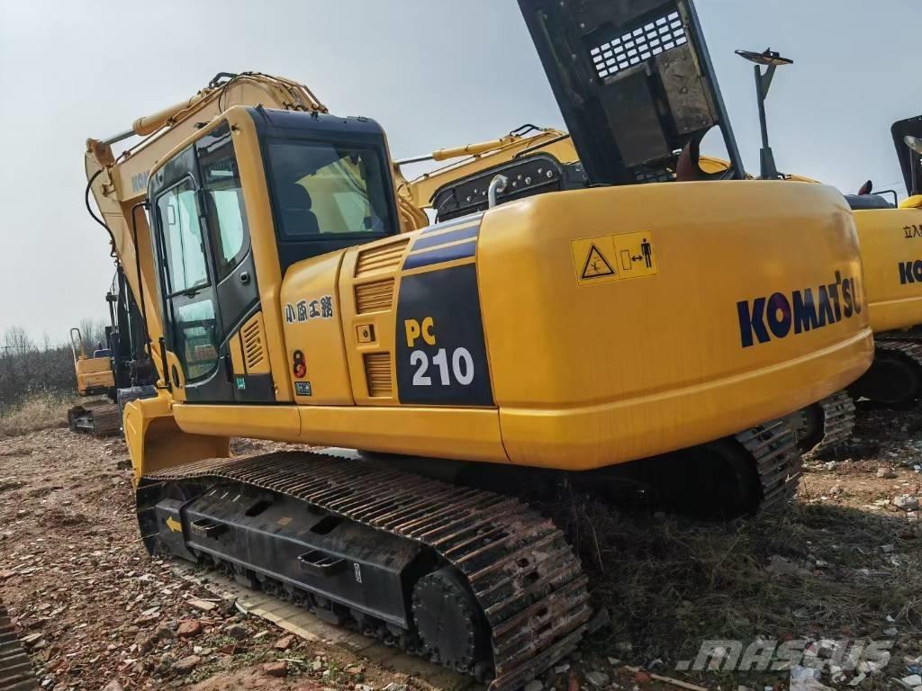 Komatsu 210 حفارات زحافة