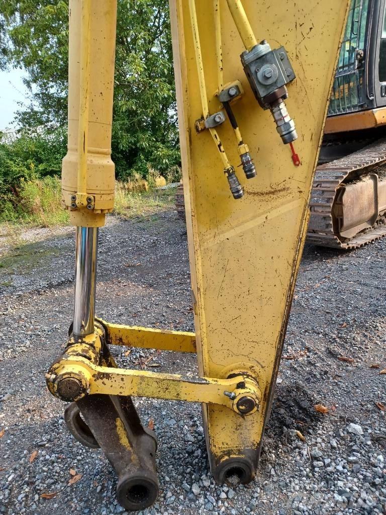 New Holland E 215 B حفارات زحافة