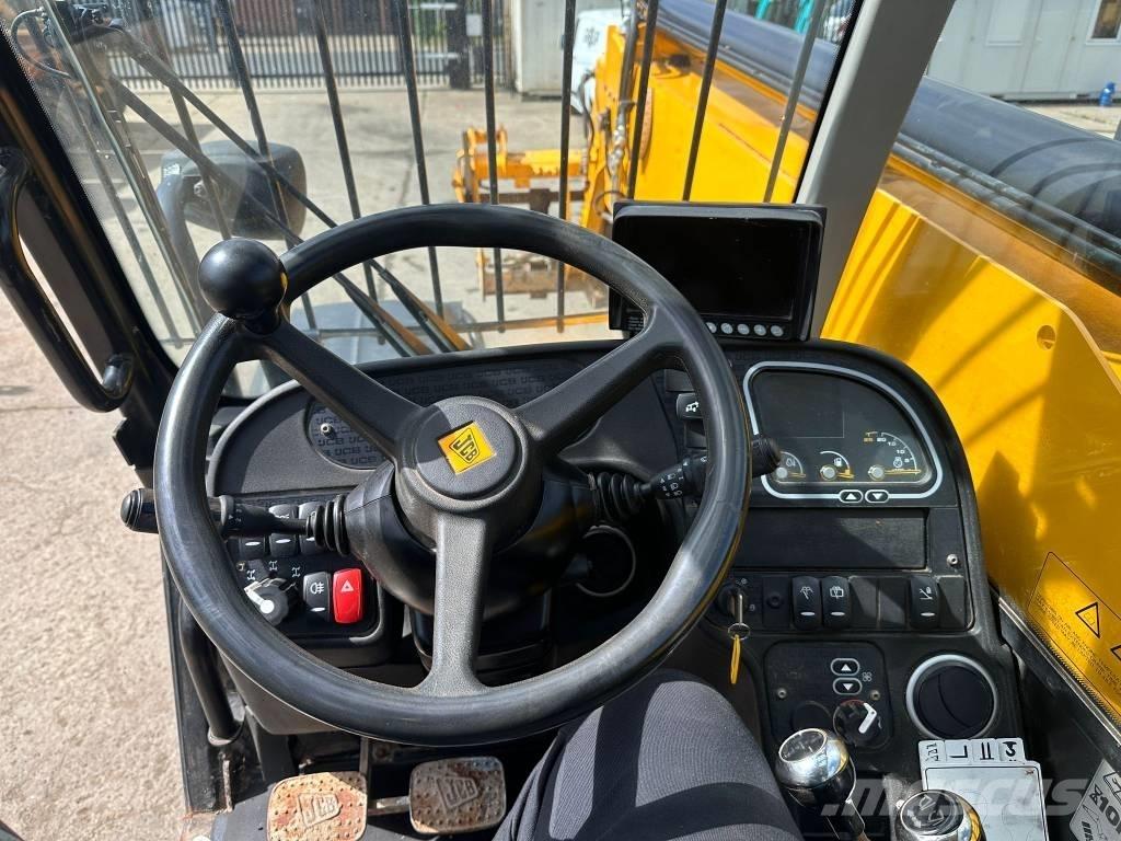 JCB 540-140 مناولات متداخلة
