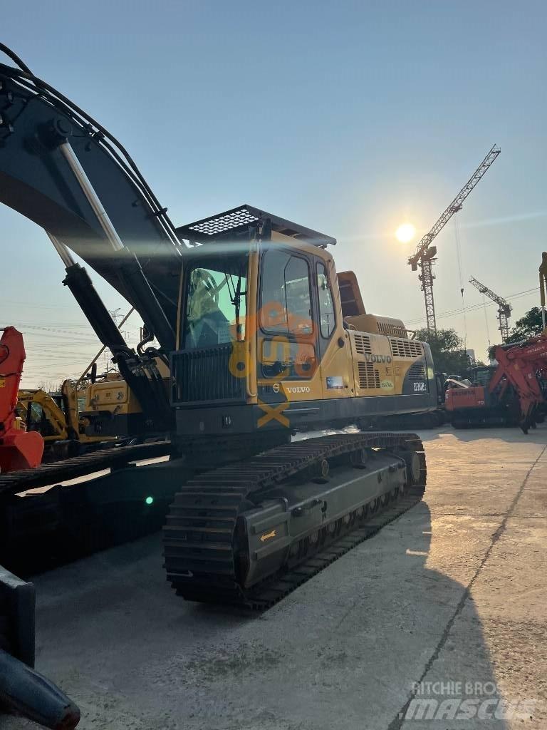 Volvo EC 360 B LC حفارات زحافة