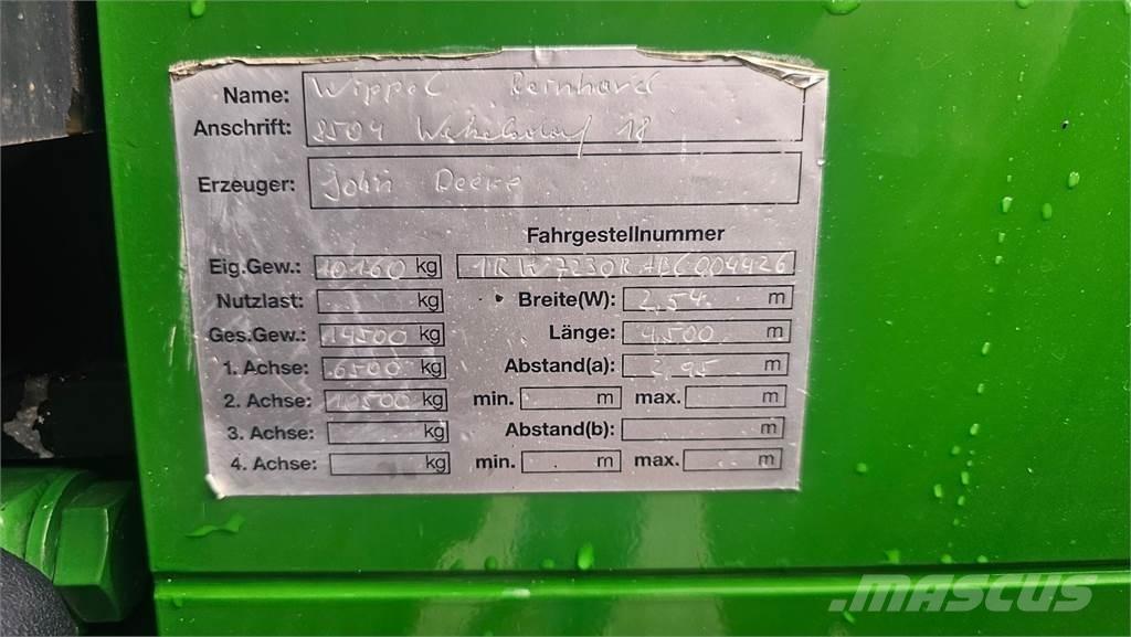 John Deere 7230R الجرارات