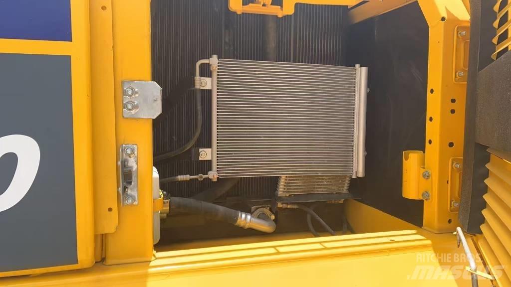 Komatsu PC240 حفارات زحافة