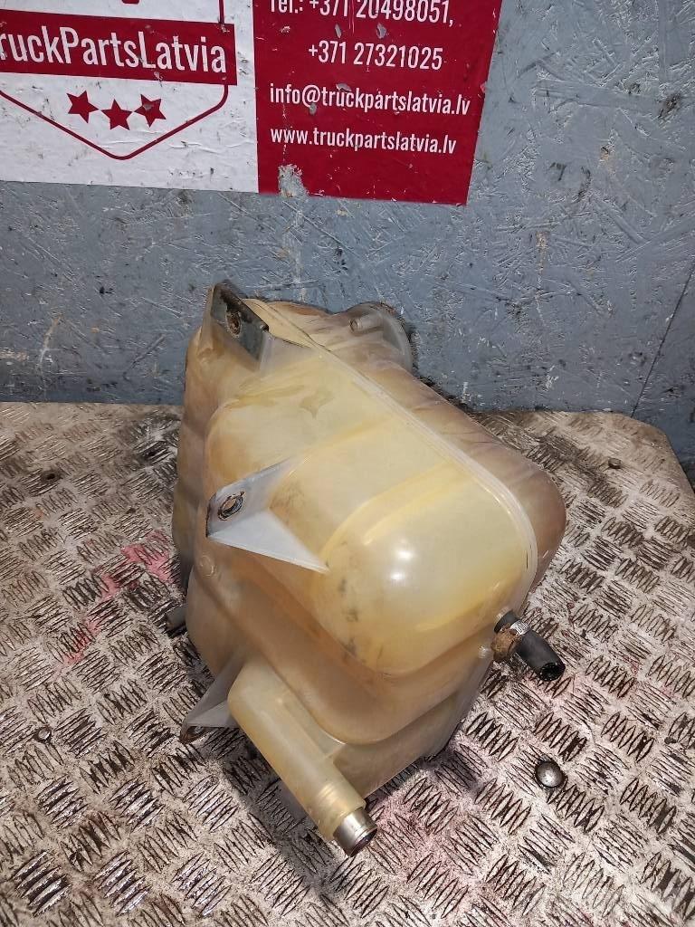 Volvo FH 12    1676400 كابينة والداخلية