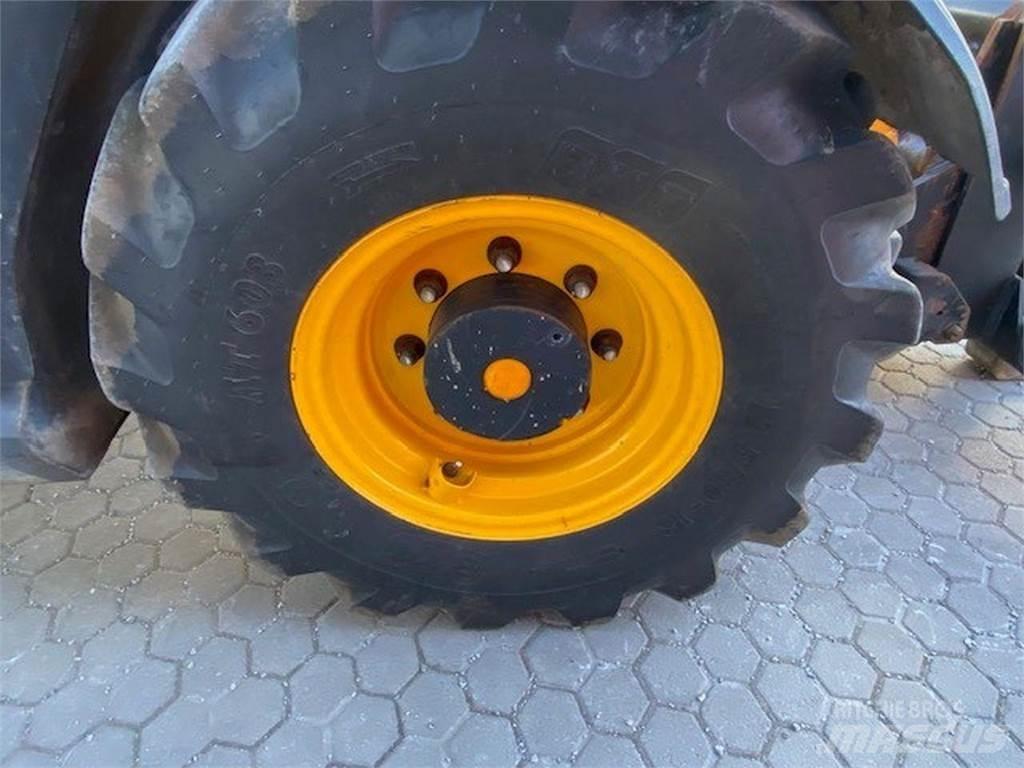 JCB 525-60 معدات مناولة لأغراض الزراعة