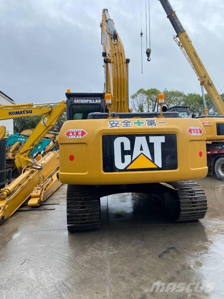 CAT 320 D L حفارات زحافة