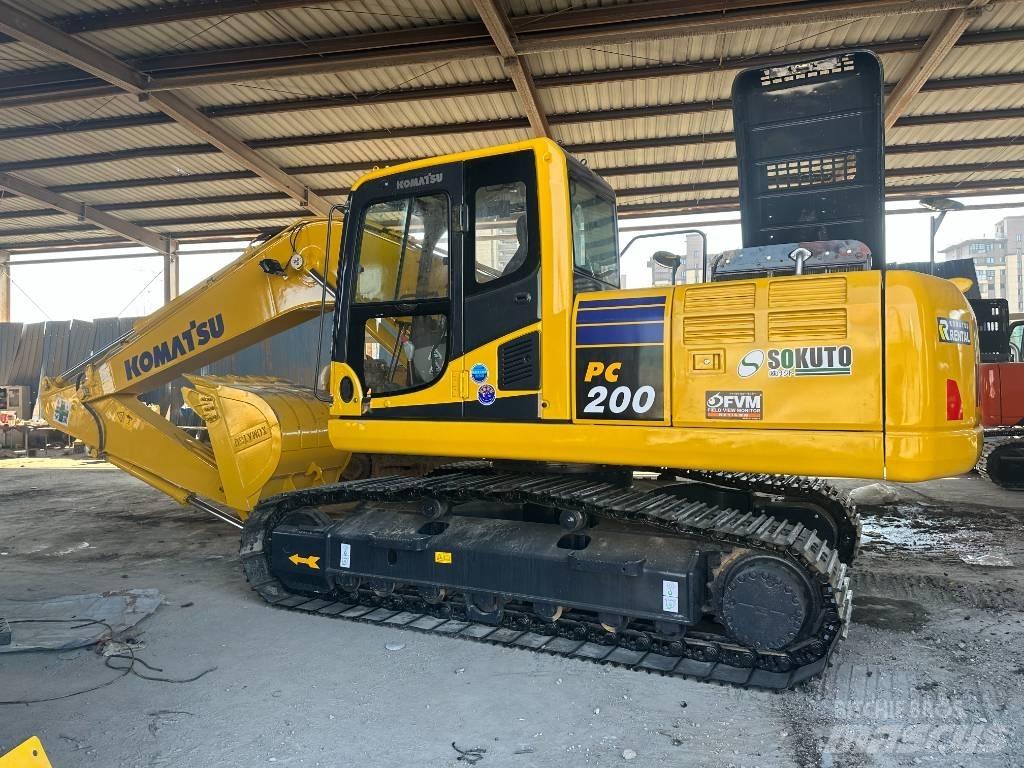 Komatsu PC 200-8 حفارات وسط 7 طن - 12 طن