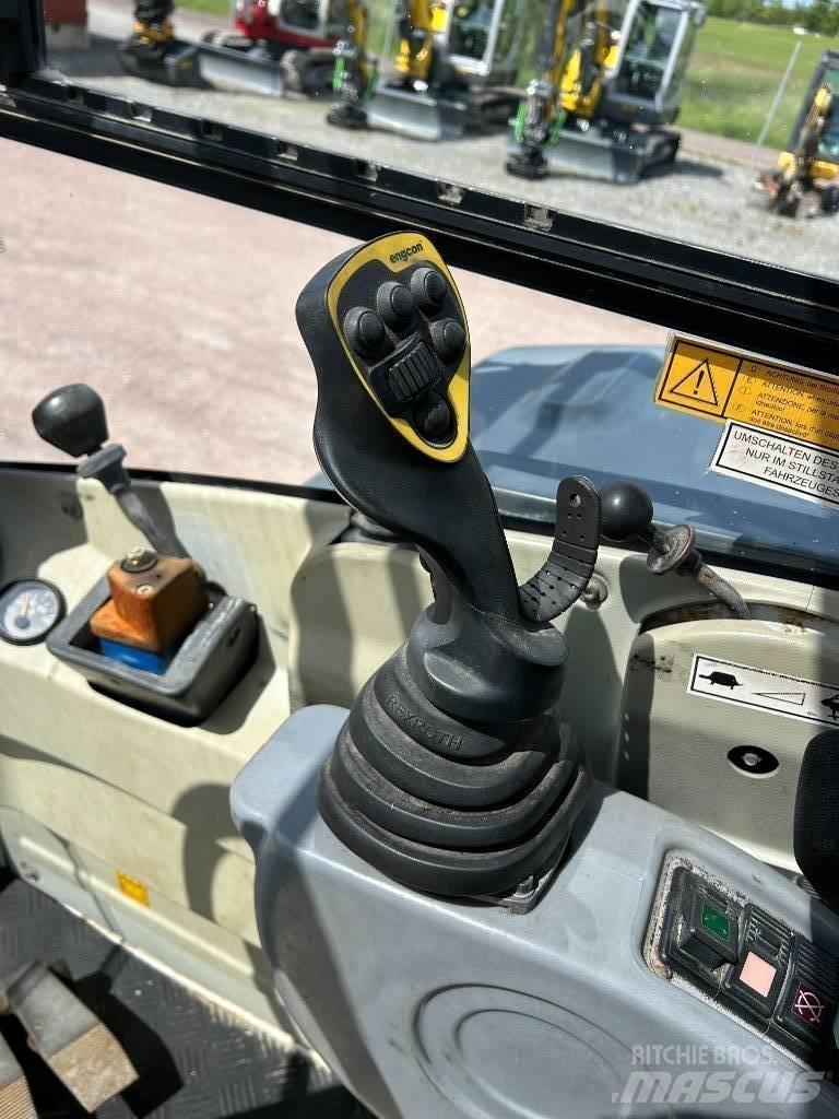 Wacker Neuson 6503 حفارات بعجل