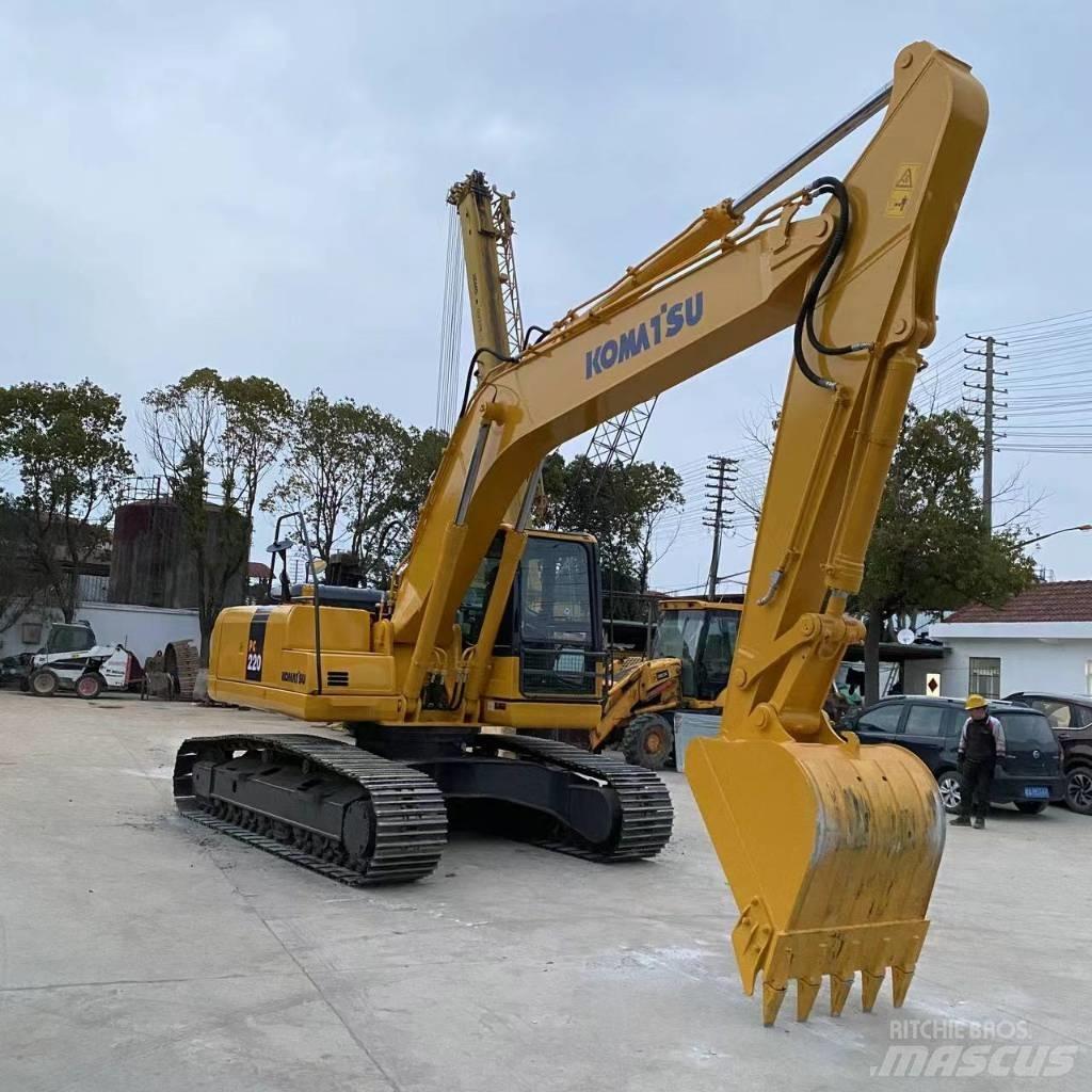 Komatsu PC 220 حفارات زحافة