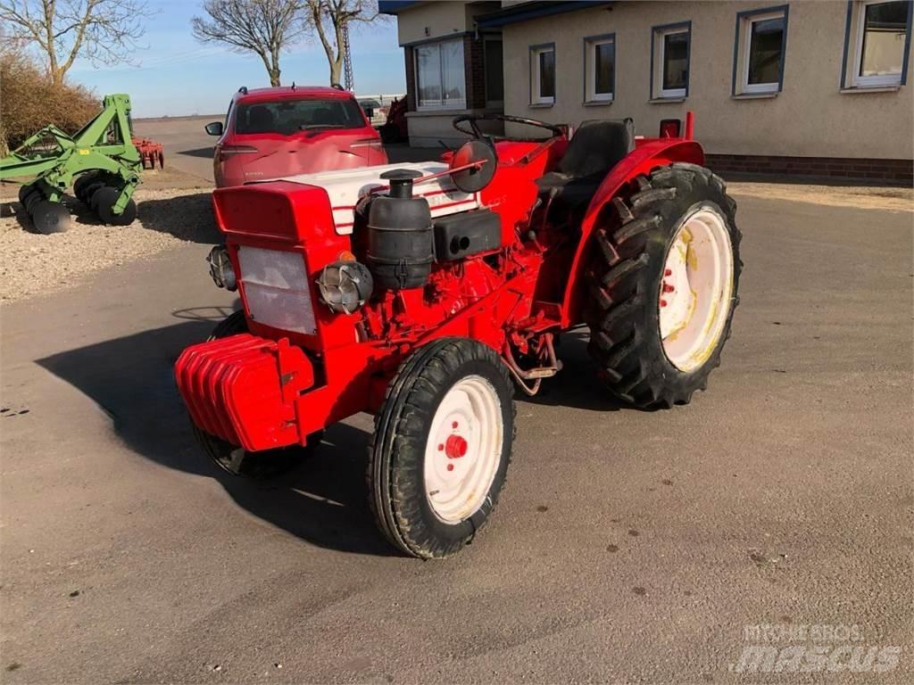 Astoa H 3000 D الجرارات