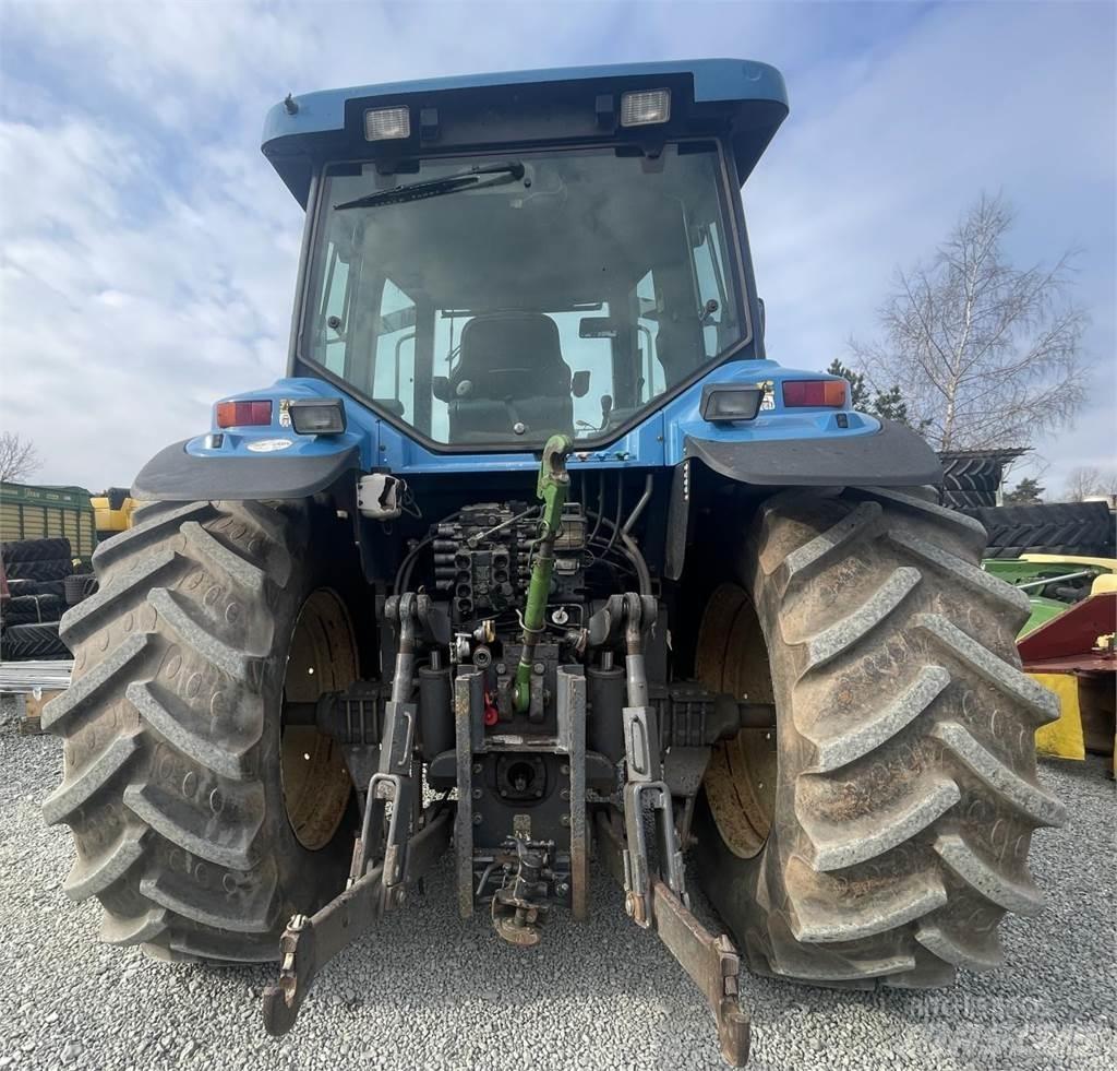 New Holland 8670 الجرارات