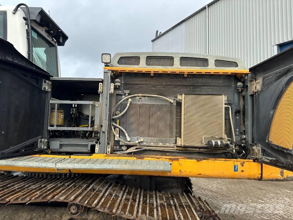 Liebherr R 946 حفارات زحافة