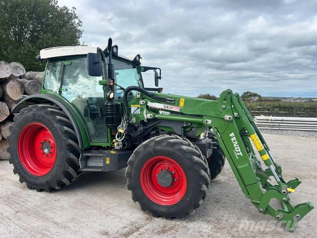 Fendt 211 Vario الجرارات