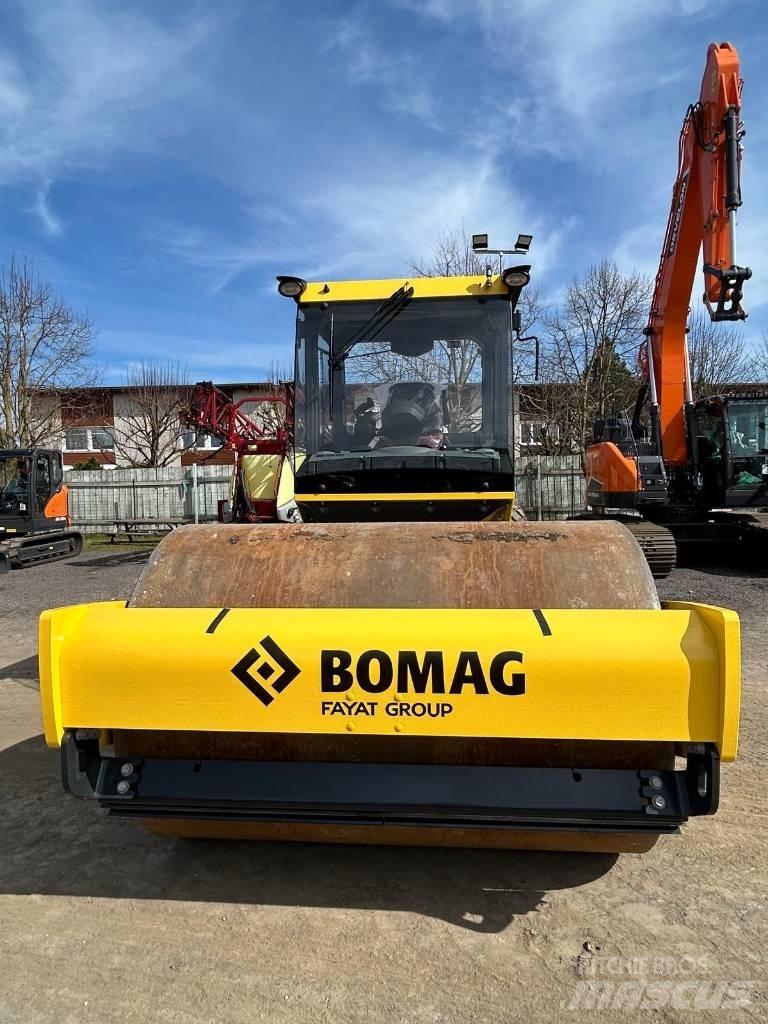 Bomag BW 211 D5 ضاغطات التربة